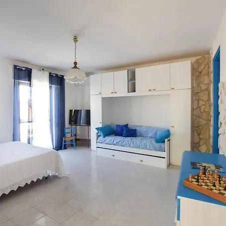 1 Bedroom Stunning In Tropea